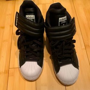 Adidas high-top fashion sneaker with internal wedge. 6.5.